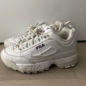 Kids Fila Disruptor Size 4.5 (fits Women Size 6-6.5) - FREE SHIPPING